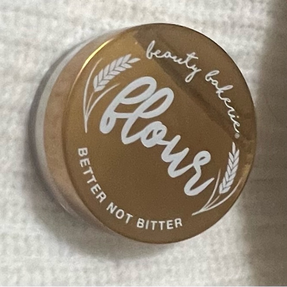 Beauty bakery flour setting powder, translucent never used